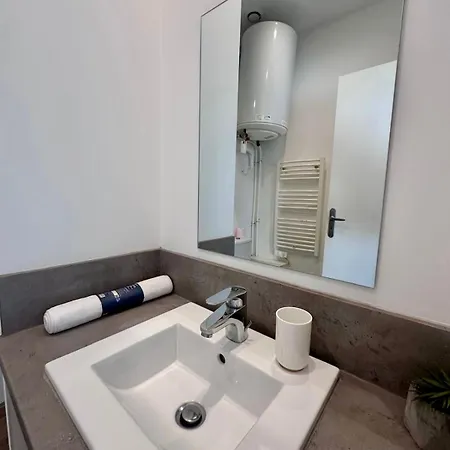 Les Du Pont Joffre Apartment *