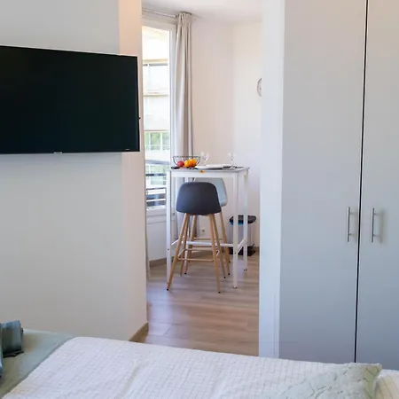 Les Du Pont Joffre Apartment