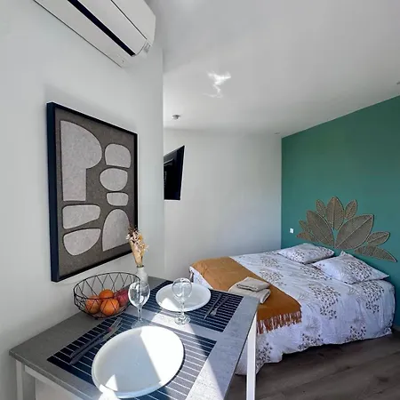 Les Du Pont Joffre Apartment *